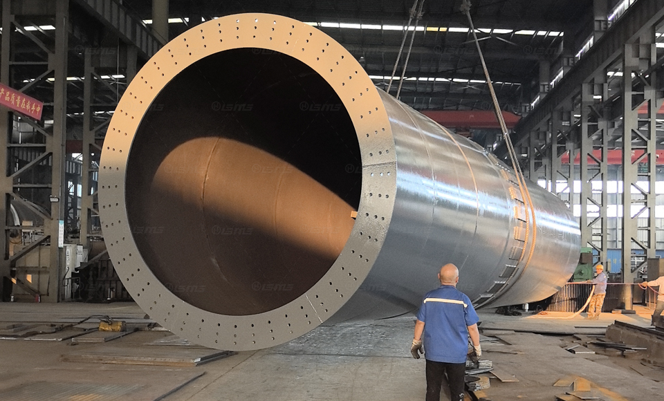 回轉(zhuǎn)窯裝車.jpg 回轉(zhuǎn)窯裝車.jpg