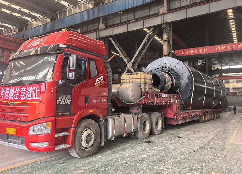 環(huán)球重工球磨機發(fā)貨準備中